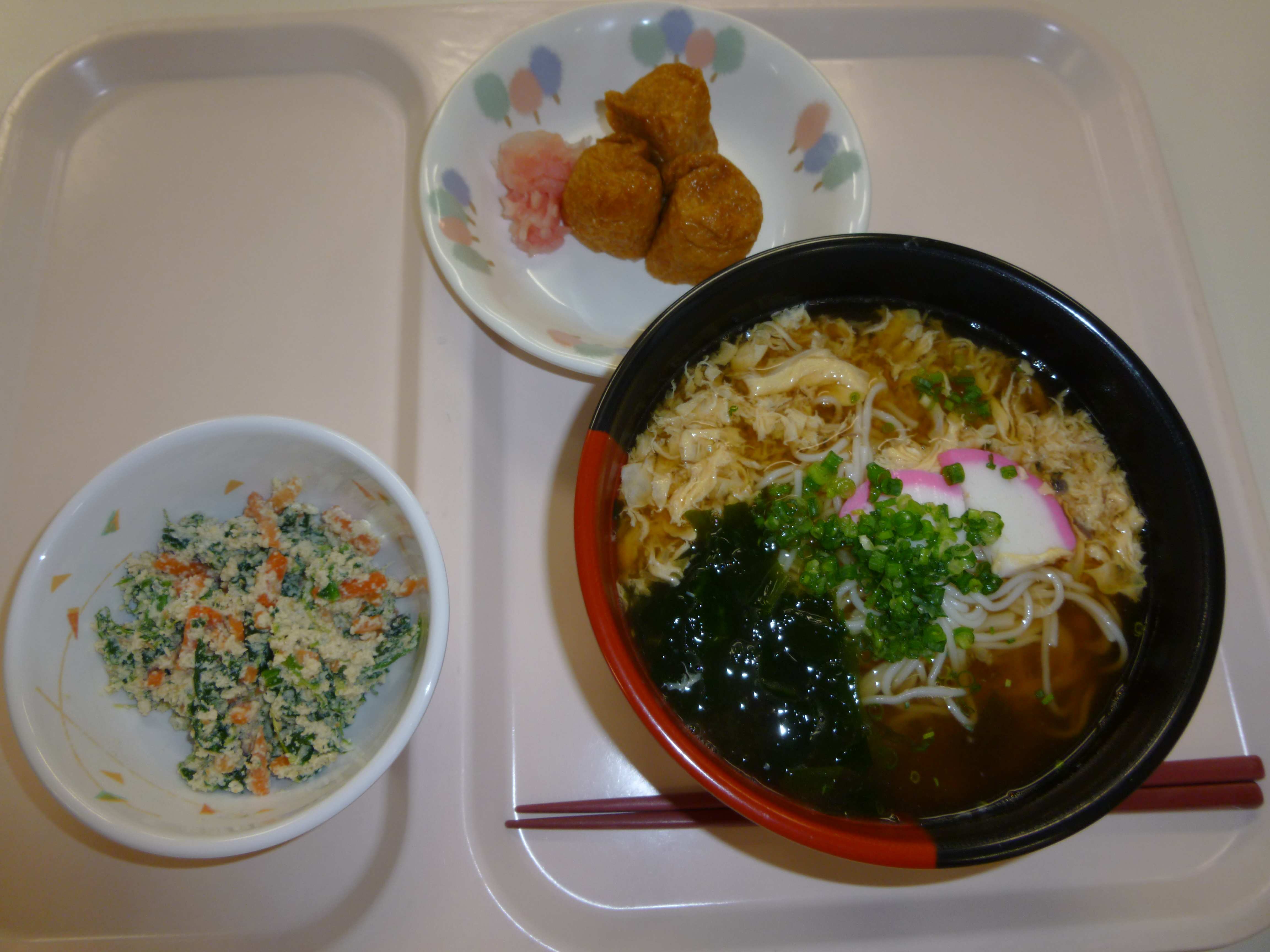 今日の夕飯は 温かいそうめんといなり寿司 社会福祉法人猪苗代福祉会 いなわしろホーム 福島県猪苗代町